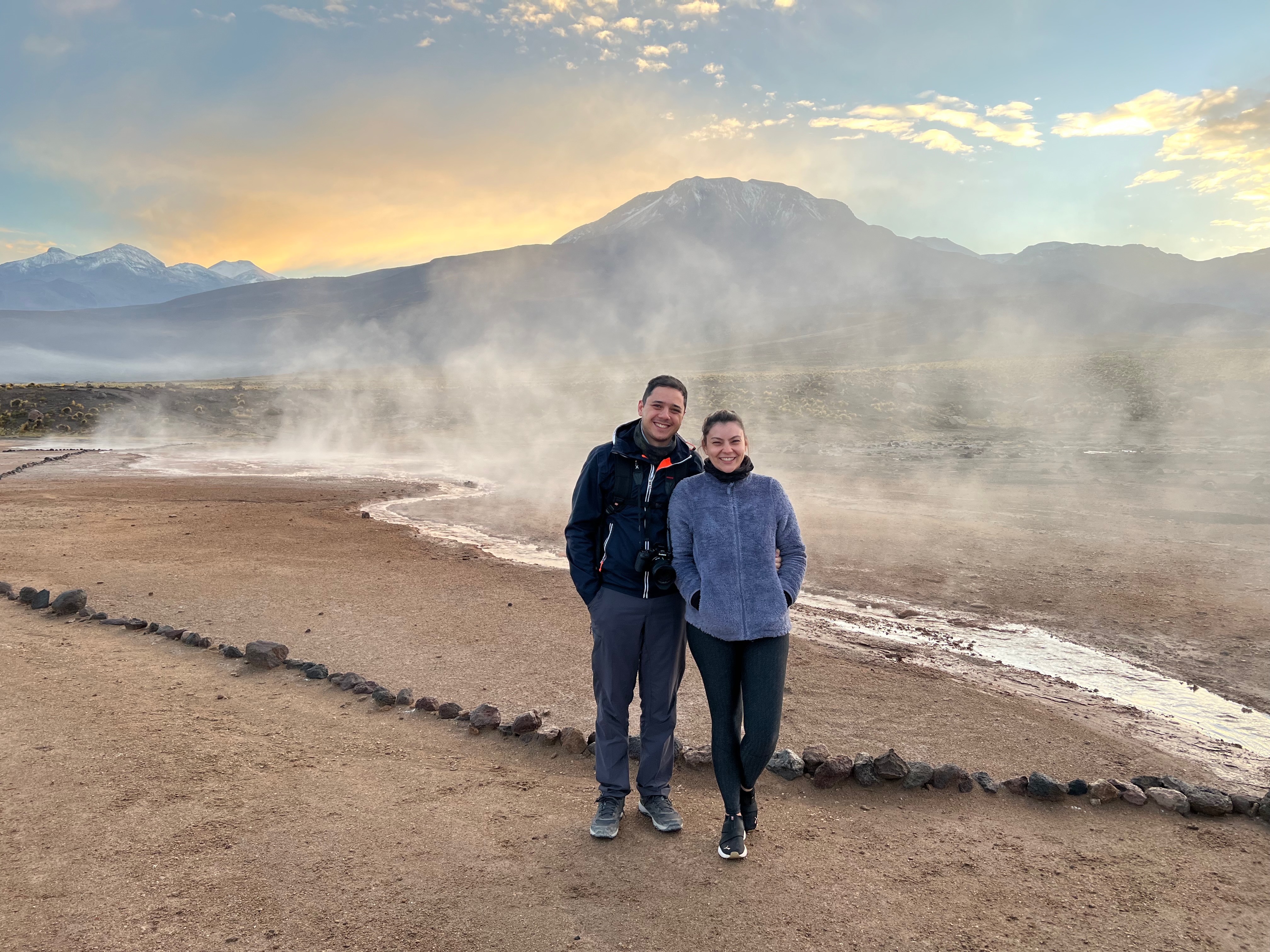 Gêiseres del Tatio ao amanhecer - um dos passeios mais incríveis